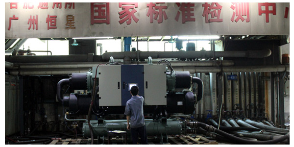 水冷工業(yè)冷水機組多項措施保護，運行可靠