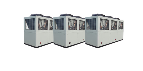 空調(diào)供暖熱水機(jī)組（三聯(lián)供）占地面積小、安裝方便